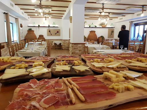 Mesón-Restaurante El Segoviano.