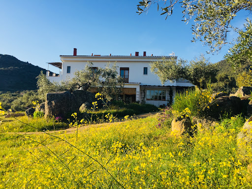 Casa rural en Almoharín Finca Flores Amarillas