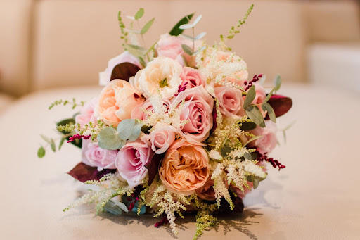 Floristería Bambú Flores , plantas , regalo , bodas , comuniones , arte funerario y mucho más